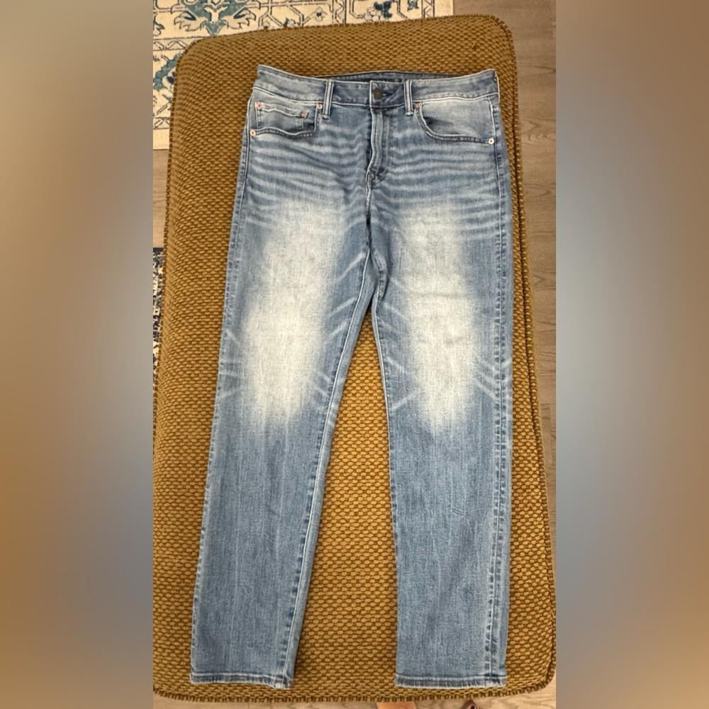 Men’s AE Airflex Athletic Jeans barely worn